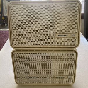 Bose 151 White Environmental (Outdoor/Indoor ) Portable Speakers - Pair.